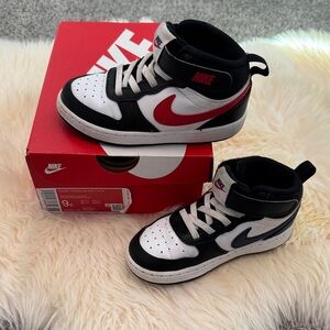 Nike Court Borough Mids